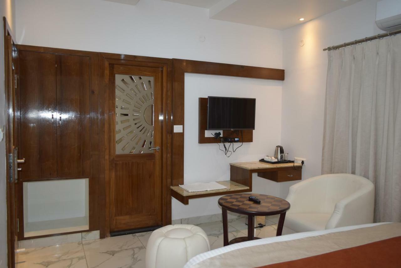 Hotel Lok Sagar מייזור מראה חיצוני תמונה